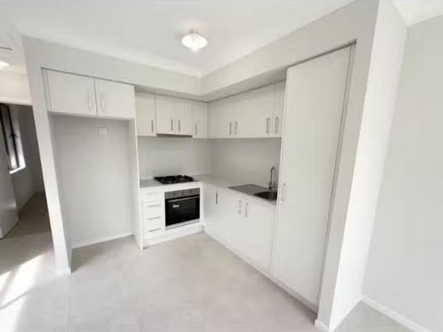 Nice 1 BR 4A Aroona Avenue, AUSTRAL House for rent Listed by.