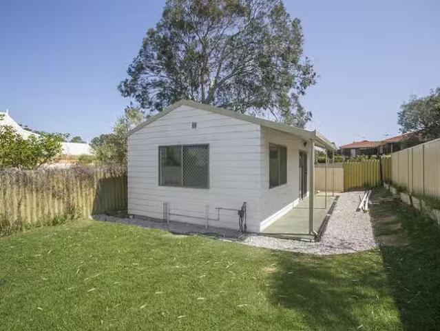 Rental! 1 BR 4A Hadley Gardens, Kardinya, WA 6163