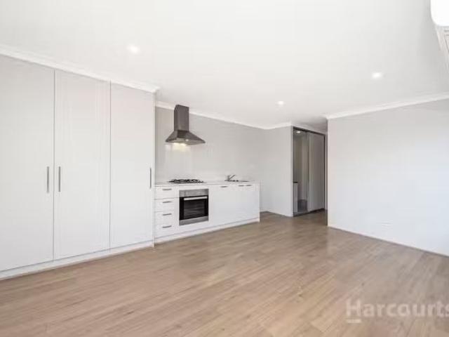 Charming 1 BR 51a Maspalomas Drive, MADORA BAY, WA 6210 Hous.