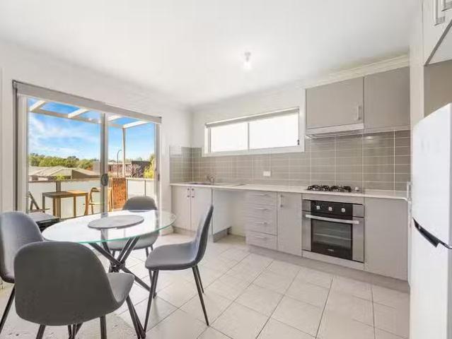 Cozy 1 BR 63/40 Kings Canyon Street, Harrison, ACT 2914