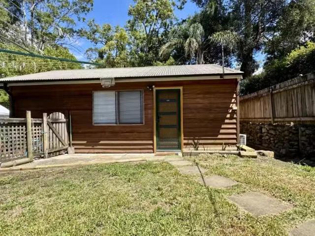Charming 1 BR 9a Yuroka Close, North Gosford Apartment for ren.