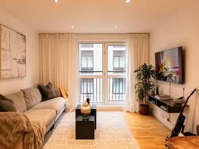 Just in! 1 BR Cooper's Row