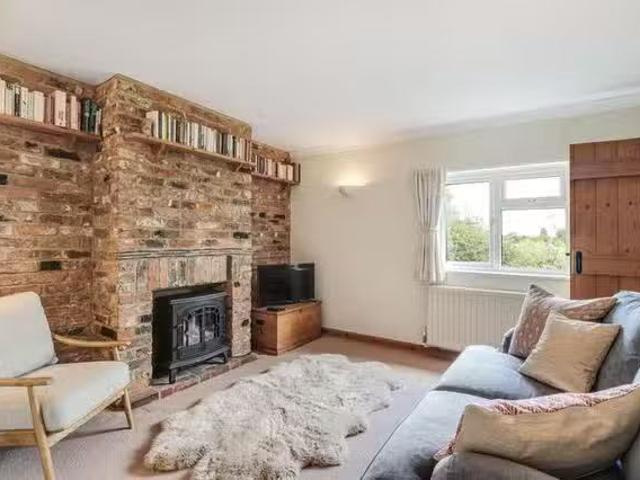 Just in! 1 BR Crook Road