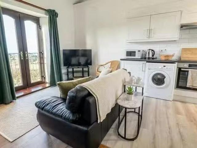 Rental! 1 BR A39, Box's Shop