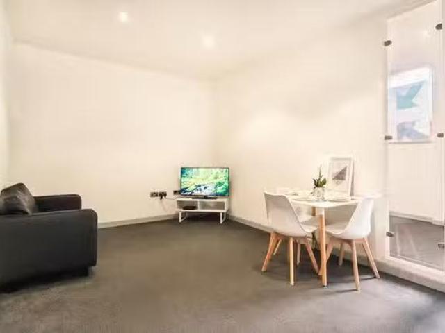 Rental! 1 BR High Street