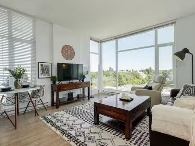 New 1 BR Johnson Street