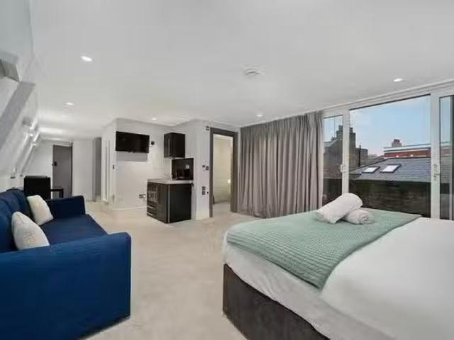 Deal! 1 BR Lisson Grove
