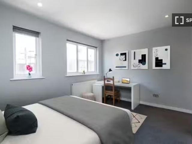 New 1 BR Room for rent in 4 bedroom apartment in London