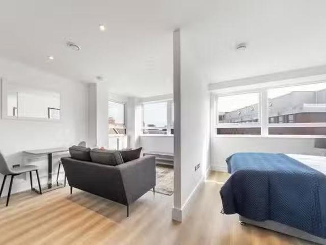 Nice 1 BR Wood Street