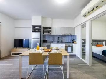 Cozy 1 BR Victoria Street