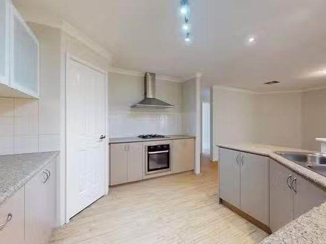Unique 1 Gale Lane, Carramar, WA 6031