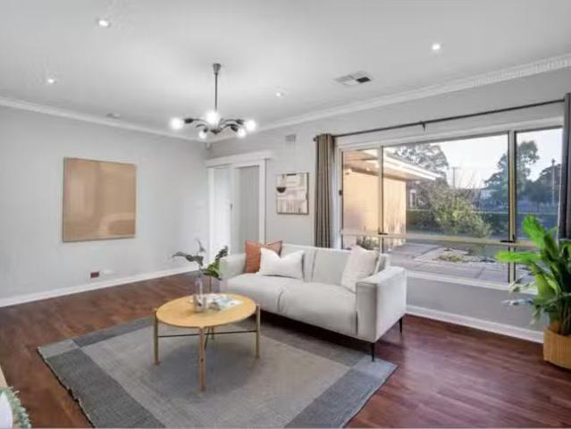 Cozy 1 Greenglade Drive, Mitchell Park, SA 5043