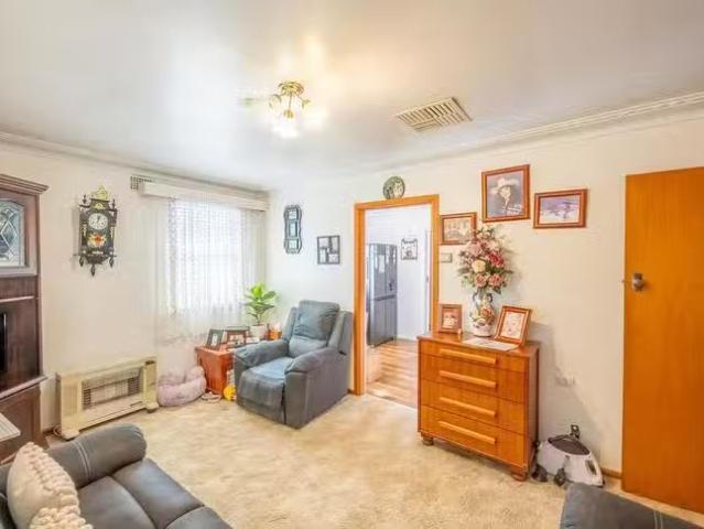 For Rent! 1 Gunn Street, Forbes, NSW 2871
