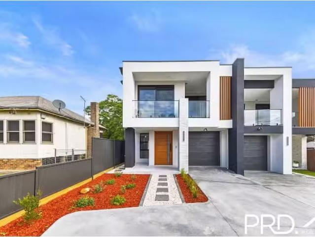 Cozy 1 Enright Street, EAST HILLS Townhouse for rent Listed b.