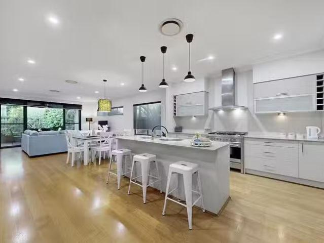 Cheap 1 Eaton Close, North Lakes, QLD 4509
