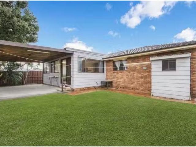 Nice 1 Elua Avenue, Budgewoi House for rent Listed by Matthew.