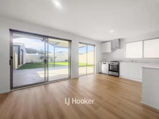 Unique 1 Karri Court, Broadwater, WA 6280