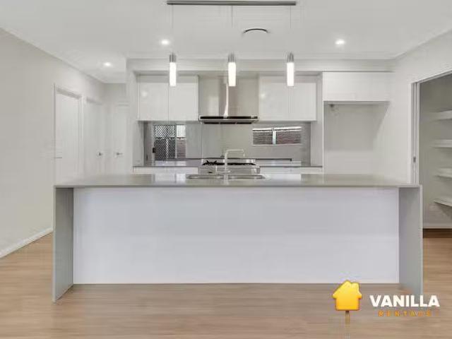 Charming 1 Leiper Street, Bellbird Park, QLD 4300