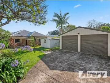 Cockle Creek, Newcastle - Equipped kitchen