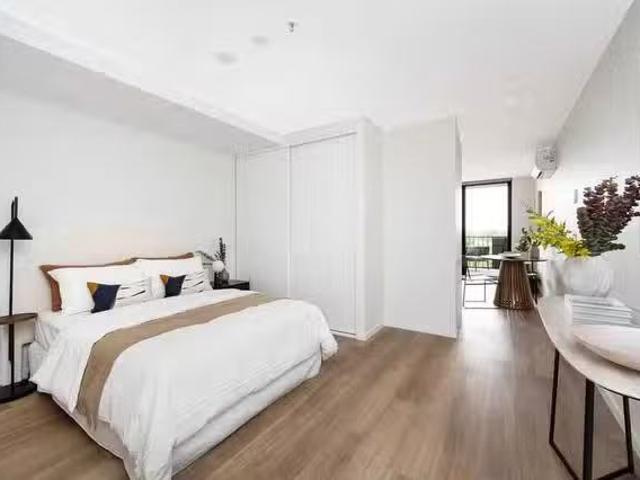 Charming 1 Room 2 Bedroom Apartments