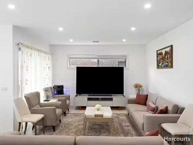 Nice 1 Weston Street, MICKLEHAM, VIC 3064 House for Rent
