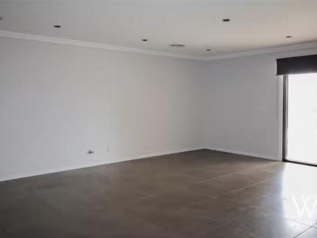 Rental! 1 Topaz Court, Kelso House for rent Listed by Leasing.