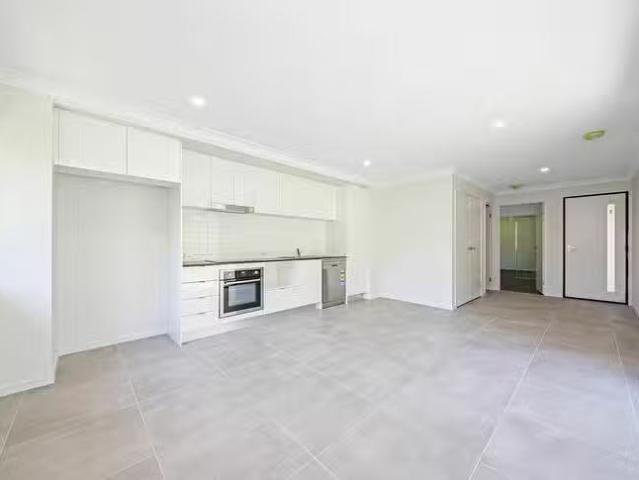 Cozy 1B/100 Lollard Street, Hillcrest, QLD 4118