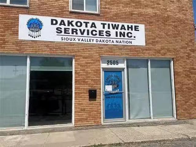 New 1B 2505 Victoria Avenue, Brandon, MB, R7B 0M6 commercial.
