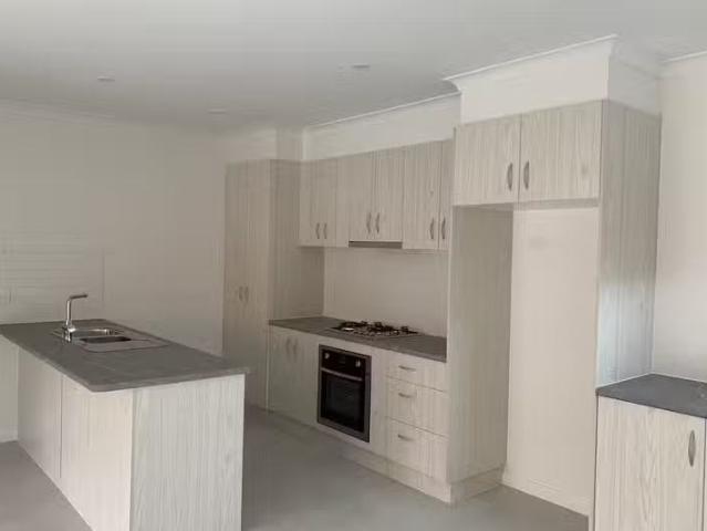 Unique 1c Braund Avenue, Bell Post Hill, VIC 3215 Townhouse.