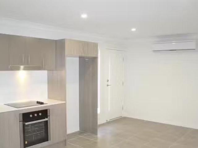 Unique 2/43 Sapphire Crescent, Redbank Plains, QLD 4301