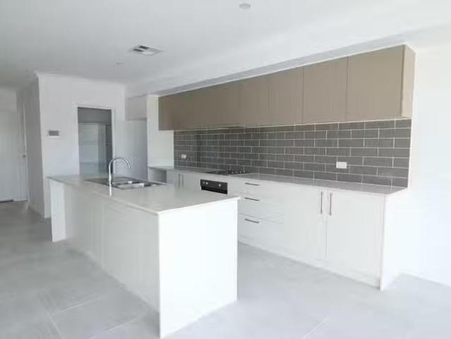 Rental! 2/49 Lionel Rose Street, Holt, ACT 2615