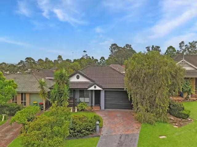 Cheap 24 Manchurian Way, WADALBA House for rent Listed by Cra.