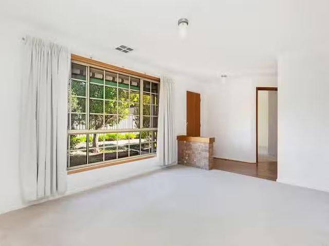 Just in! 2/4 Allchurch Avenue, North Plympton, SA 5037