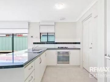 Nice 24 Excalibur Chase, Wattle Grove, WA 6107