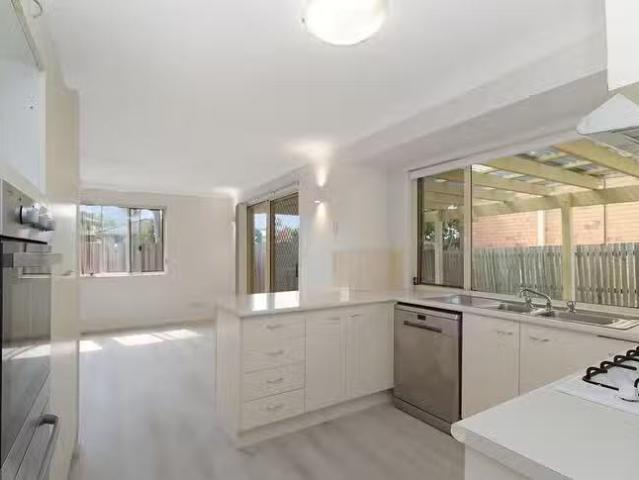 Cheap 24 Elmhurst Crescent, Flinders View, QLD 4305