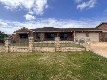 Cozy 24 Forsyth Countys Way, Duncraig, WA 6023