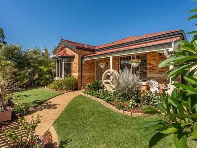 Cozy 24 Fringe Lily Crescent, Ellenbrook, WA 6069