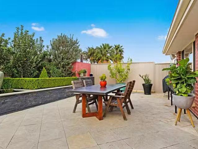 Cozy 24 Haddington Crescent, Mansfield Park, SA 5012