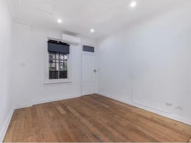 Cozy 24 Henderson Road, ALEXANDRIA House for rent Listed by J.
