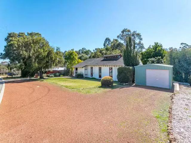 For Rent! 24 Heslop Road, Lesmurdie, WA 6076