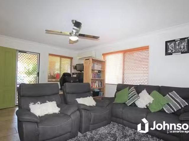Rental! 24 Rodney Street, Wynnum West, QLD 4178
