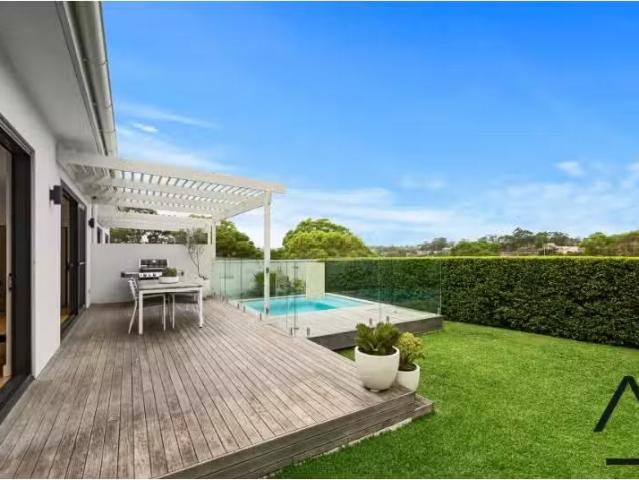 Unique 24B Short Street, Oyster Bay Townhouse for rent Listed.