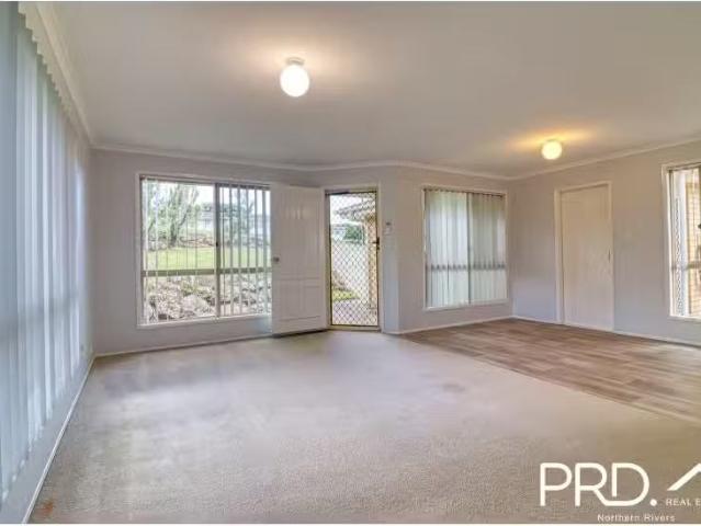 Charming 2/53 Elizabeth Avenue, GOONELLABAH House for rent Li.
