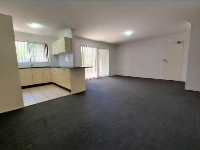 Cozy 2/55 Stapleton Street, Pendle Hill Apartment for rent Li.