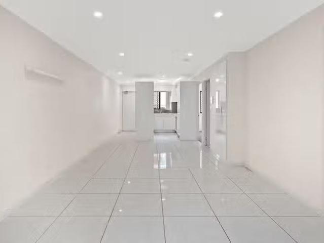 Rental! 2/58 Moore Street, Morningside, QLD 4170