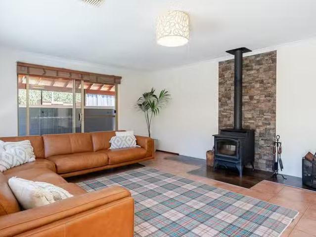 Nice 259 Peelwood Parade, Halls Head, WA 6210