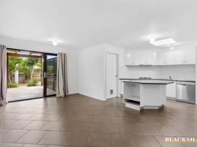 Cheap 25 Mcbryde Crescent Crescent, Wanniassa House for rent.