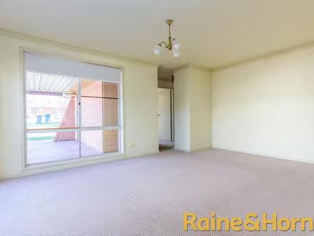 Deal! 25 Meadowbank Drive, Dubbo, NSW 2830