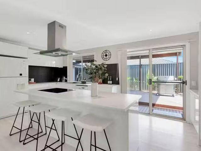New 25 Altissimo Close, Varsity Lakes, QLD 4227