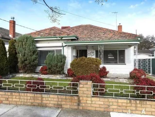Charming 25 Benbow Street, Yarraville, VIC 3013